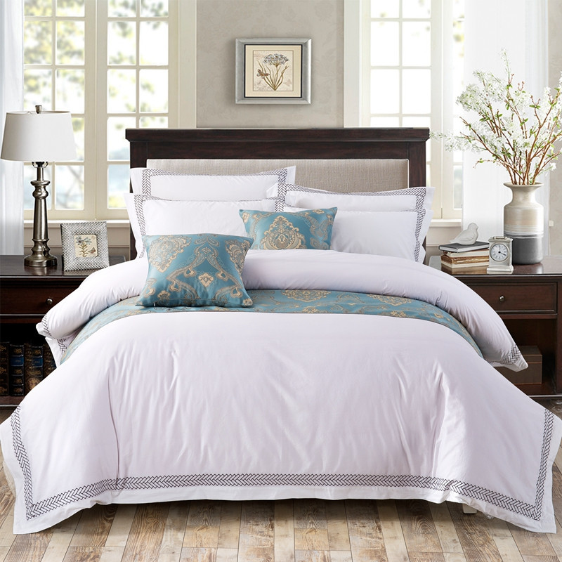 Biały zestaw pościeli do sypialni hotelowej, wykonany w 100% z bawełny 6080S, wykonany w 100% ze strzałek