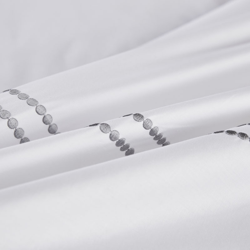 Zestaw pościeli ze 100% bawełny haftowanej w kropki 300TC Zestaw pościeli ze 100% bawełny haftowanej w kropki 300TC