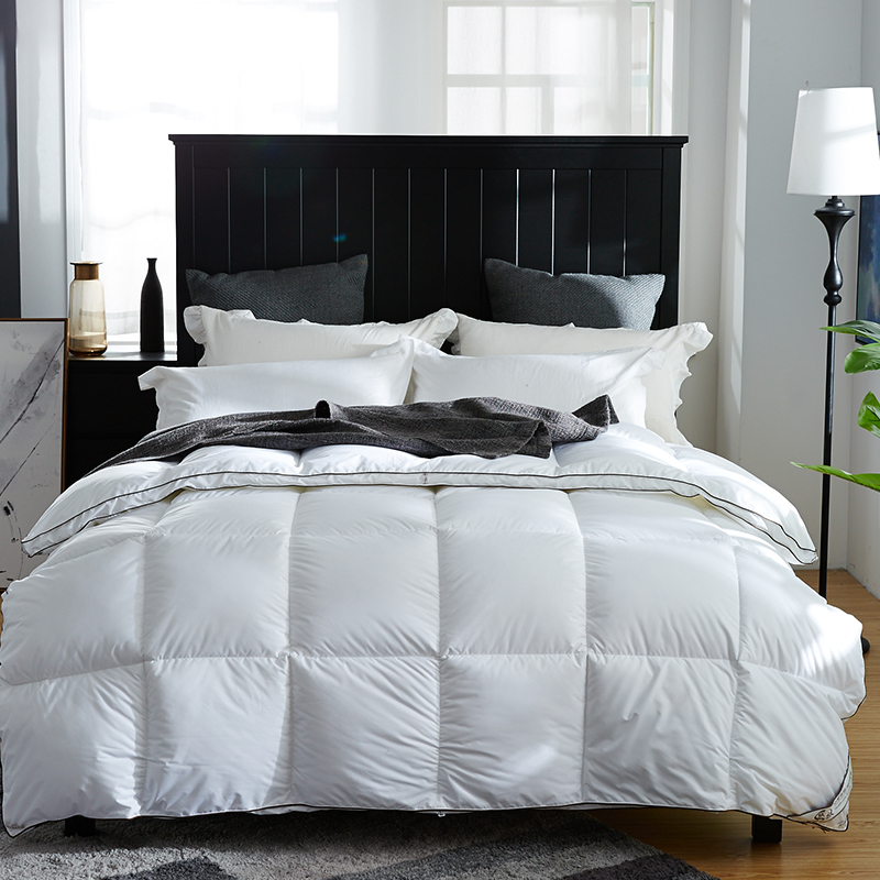 Ciepła, miękka kołdra z kaczym puchem z lamówką, 100% bawełna