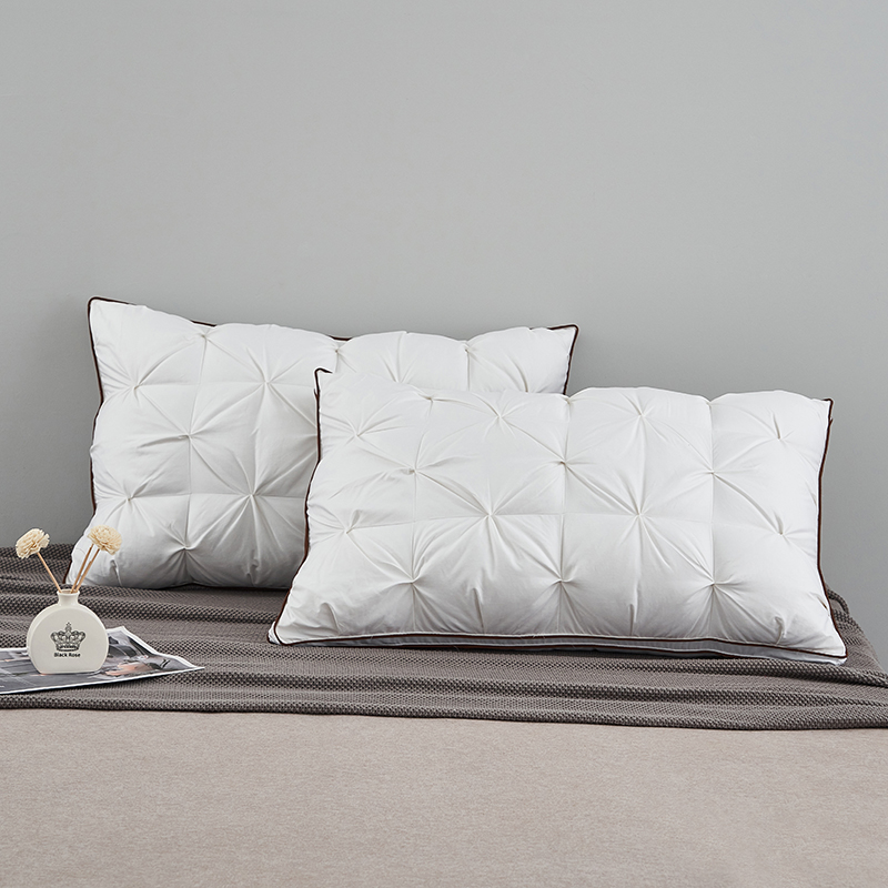 Poduszka z wypełnieniem z gęsiego puchu w technologii Twisted Poduszka z wypełnieniem z gęsiego puchu w technologii Twisted