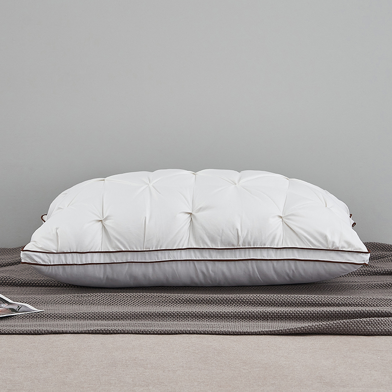 Poduszka z wypełnieniem z gęsiego puchu w technologii Twisted Poduszka z wypełnieniem z gęsiego puchu w technologii Twisted