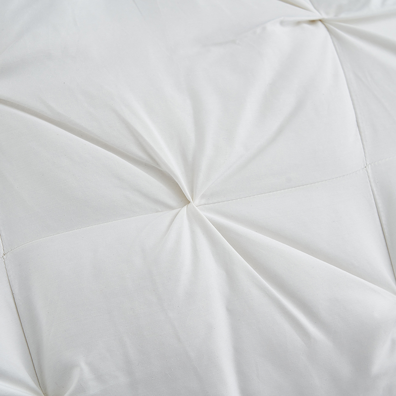 Poduszka z wypełnieniem z gęsiego puchu w technologii Twisted Poduszka z wypełnieniem z gęsiego puchu w technologii Twisted